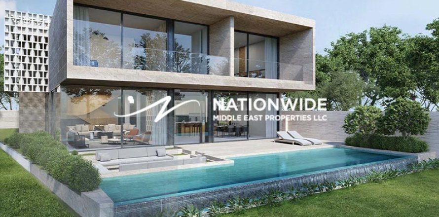 Villa in Abu Dhabi, UAE 4 bedrooms, 581 sq.m. № 647166