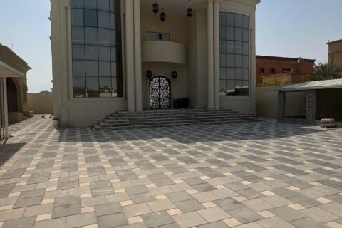 Villa à vendre à  Seih Al Uraibi, Ras Al Khaimah, EAU 6 chambres, 1394 m2 № 735022 - photo 1