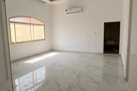 Villa à vendre à  Seih Al Uraibi, Ras Al Khaimah, EAU 6 chambres, 1394 m2 № 735022 - photo 8