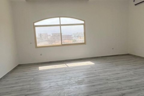 Villa à vendre à  Seih Al Uraibi, Ras Al Khaimah, EAU 6 chambres, 1394 m2 № 735022 - photo 10