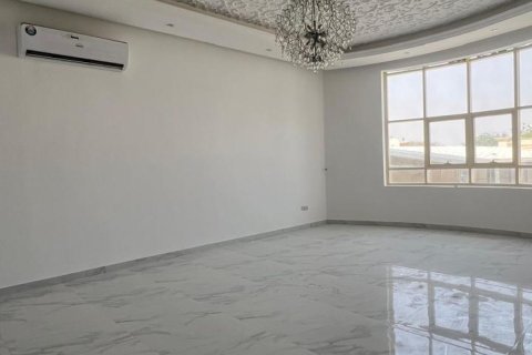 Villa à vendre à  Seih Al Uraibi, Ras Al Khaimah, EAU 6 chambres, 1394 m2 № 735022 - photo 3