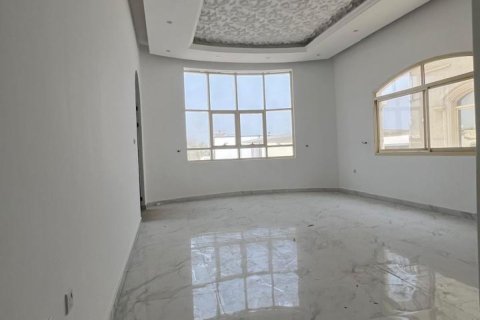 Villa à vendre à  Seih Al Uraibi, Ras Al Khaimah, EAU 6 chambres, 1394 m2 № 735022 - photo 7