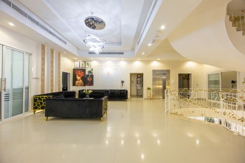 Müüa villa asukohaga Khalifa City, Abu Dhabi, AÜE: 12 magamistoaga, 2090 m² Nr 593973 - pilt 4
