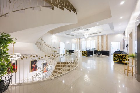 Müüa villa asukohaga Khalifa City, Abu Dhabi, AÜE: 12 magamistoaga, 2090 m² Nr 593973 - pilt 2