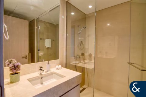 Купити квартиру в Даунтаун Дубай (Даунтаун Бурдж Дубай), ОАЕ 2 спальні, 106м2, № 667482 - фото 11