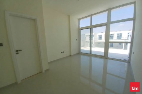 Таунхаус Дубай, БАӘ-да 2 жатын бөлмелер, 133.4 м² № 702723 - фото 2