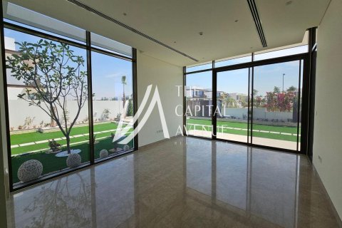 Abu Dhabi, UAE의 판매용 빌라 침실 5개, 1399제곱미터 번호 604796 - 사진 1