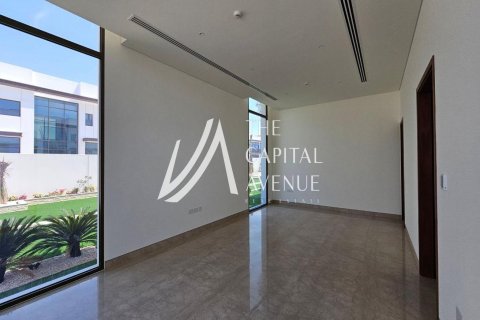 Abu Dhabi, UAE의 판매용 빌라 침실 5개, 1399제곱미터 번호 604796 - 사진 17