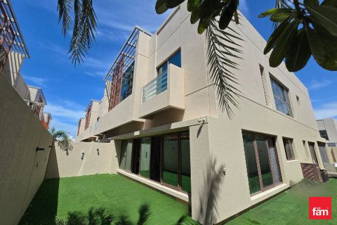 Villa a Meydan, Dubai, EAU 4 camere da letto, 307.8 mq. № 701345