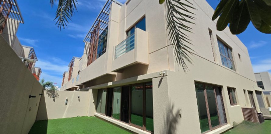 Villa a Meydan, Dubai, EAU 4 camere da letto, 307.8 mq. № 701345