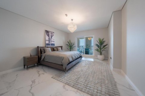 Apartment in Palm Jumeirah, Dubai, UAE 3 bedrooms, 220 sq.m. № 623284 - photo 7