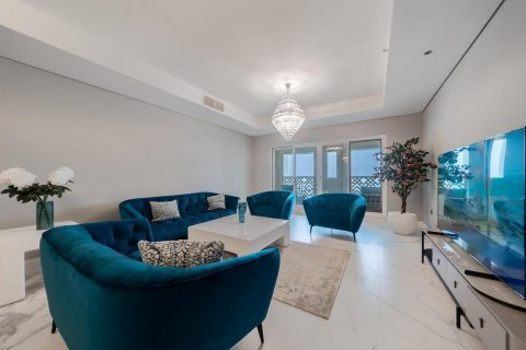 Apartment in Palm Jumeirah, Dubai, UAE 3 bedrooms, 220 sq.m. № 623284 - photo 2