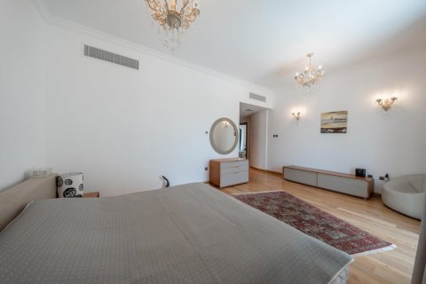 Villa in Jumeirah Islands, Dubai, UAE 4 bedrooms, 550 sq.m. № 623289 - photo 10