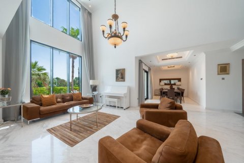 Villa in Jumeirah Islands, Dubai, UAE 4 bedrooms, 550 sq.m. № 623289 - photo 3