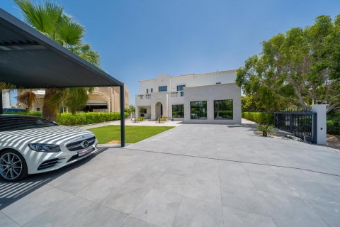 Villa in Jumeirah Islands, Dubai, UAE 4 bedrooms, 550 sq.m. № 623289 - photo 14