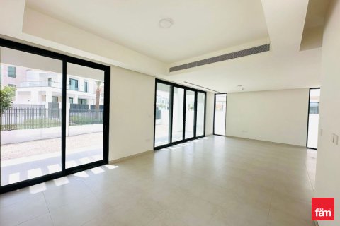 Зняти в оренду віллу в Дубай, ОАЕ 4 спальні, 583.5м2, № 694011 - фото 4