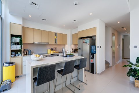 Dubai, संयुक्त अरब अमीरात में टाउनहाउस, 4 बेडरूम, 224 वर्ग मीटर, संख्या 695996 - फ़ोटो 4