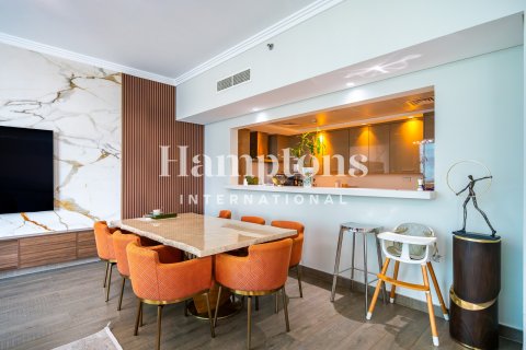 Apartemen di Jumeirah Beach Residence, Dubai, UEA 3 kamar tidur, 214.42012400 m2 nomor 680115 - foto 1