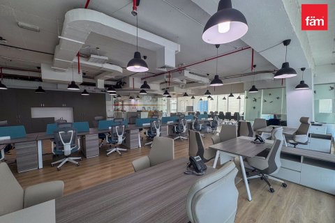 Zyrë në Dubai, Emiratet e Bashkuara Arabe 285.8 m2. № 757999