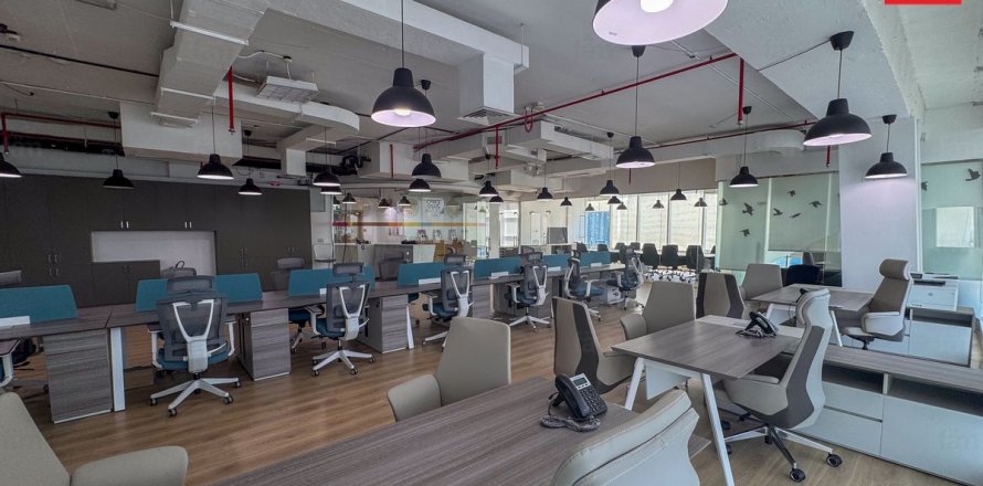 Zyrë në Dubai, Emiratet e Bashkuara Arabe 285.8 m2. № 757999