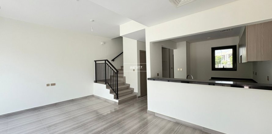Townhouse in Dubai, UAE 3 bedrooms, 150 sq.m. № 624206