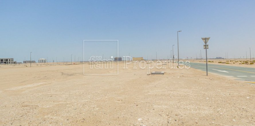 Land in Dubai, UAE 743.2 sq.m. № 601410