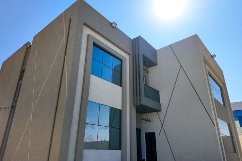 فيلا للبيع في رأس الخيمة، الإمارات العربية المتحدة 5 غرفة نوم ، 929 متر مربع ، رقم 735000 - صورة 2