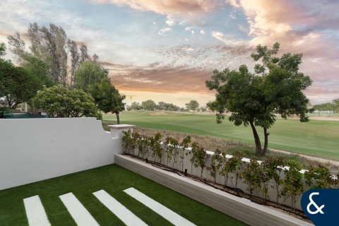 Townhouse di Jumeirah Golf Estates, Dubai, UEA 3 kamar tidur, 267 m2 nomor 685041 - foto 14