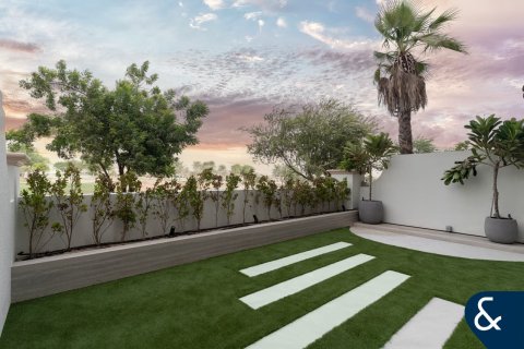 Townhouse di Jumeirah Golf Estates, Dubai, UEA 3 kamar tidur, 267 m2 nomor 685041 - foto 13