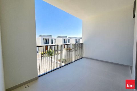 Villa zur Miete in Dubai, VAE 4 Schlafzimmer, 538.5 m2 Nr. 686010 - Foto 2