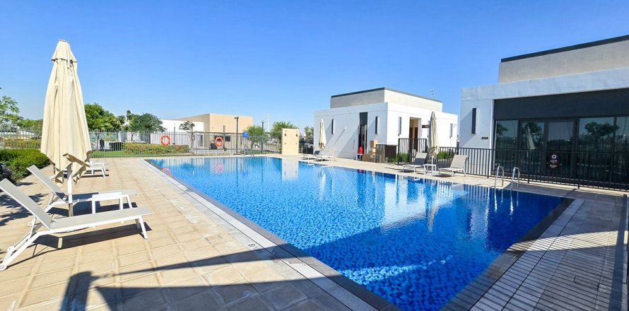 Villa in Dubai, VAE: 4 Schlafzimmer, 538.5 m2 Nr. 686010