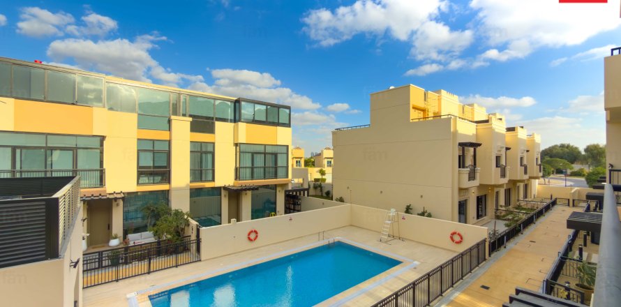 Townhouse sa Dubai Sports City, UAE 4 silid-tulugan, 156.9 sq.m. № 686009