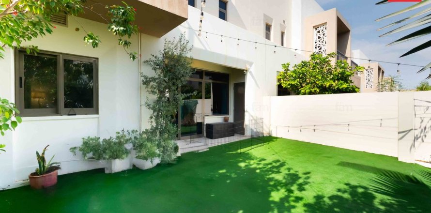 Shtëpi në qytet në Town Square, Dubai, Emiratet e Bashkuara Arabe 3 dhoma gjumi, 187.8 m2. № 645535