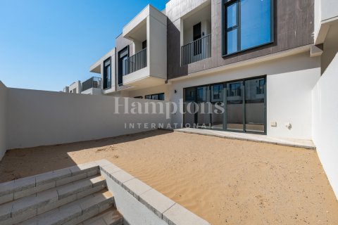 Зняти в оренду віллу в Dubai South (Dubai World Central), Дубай, ОАЕ 3 спальні, 174.65764000м2, № 591821 - фото 1