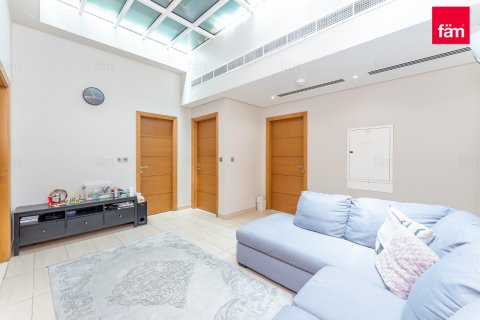 Villa in Jumeirah Park, Dubai, UAE 4 bedrooms, 515.8 sq.m. № 715590 - photo 4