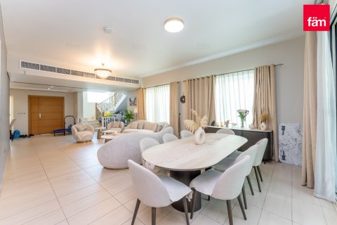Villa in Jumeirah Park, Dubai, UAE 4 bedrooms, 515.8 sq.m. № 715590 - photo 11