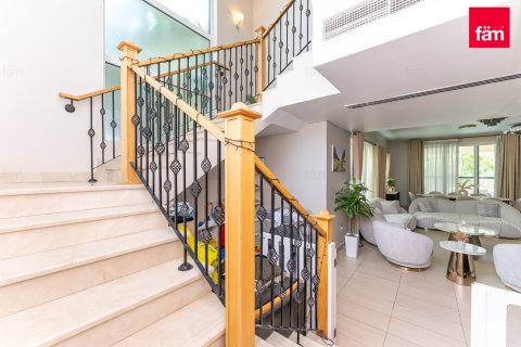 Villa in Jumeirah Park, Dubai, UAE 4 bedrooms, 515.8 sq.m. № 715590 - photo 9