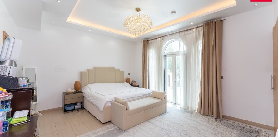 Villa in Jumeirah Park, Dubai, UAE 4 bedrooms, 515.8 sq.m. № 715590