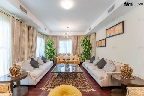 Villa til salgs i Dubai, Emiratene 5 soverom, 817.3 kvm Nr. 715589 - Foto 3
