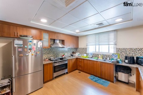 Villa til salgs i Dubai, Emiratene 5 soverom, 817.3 kvm Nr. 715589 - Foto 8