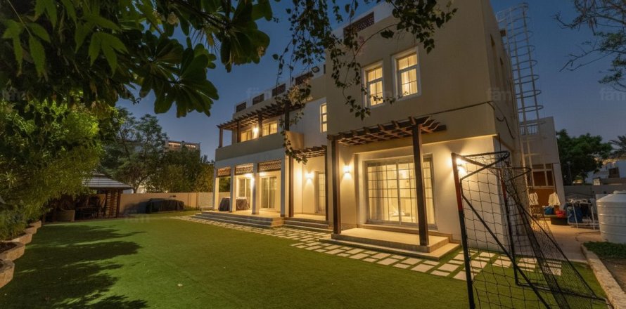 Villa i Dubai, Emiratene 5 soverom, 817.3 kvm nr. 715589