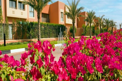 Villa in Abu Dhabi Gate City, UAE 4 bedrooms, 326.9 sq.m. № 547213 - photo 10