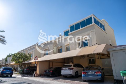 Vilë në Al Reef, Abu Dhabi, Emiratet e Bashkuara Arabe 5 dhoma gjumi, 273.4 m2. № 574418 - Foto 14