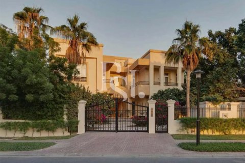 Lupain sa Abu Dhabi, UAE 608 sq.m. № 717388