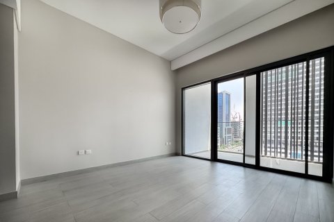 Apartmen di Business Bay, Dubai, UAE 2 bilik tidur, 127.64 meter persegi № 751079 - foto 9