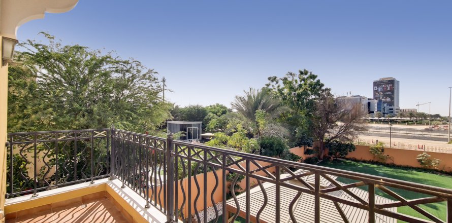 ویلا در Arabian Ranches، Dubai ، امارات متحده عربی 4 خوابه ، 422.2 متر مربع.  شماره 751025