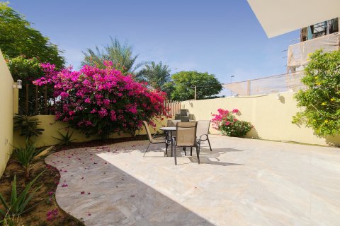 Willa w Jumeirah Village Circle, Dubai, ZEA 3 sypialnie, 257.25 mkw. nr 751077