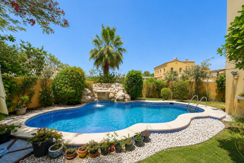 Villa in Arabian Ranches, Dubai, VAE: 3 Schlafzimmer, 581.48 m2 Nr. 751028