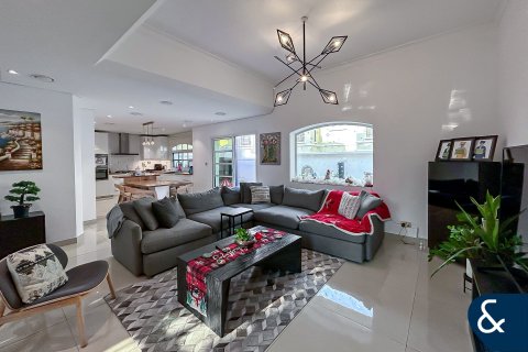 Villa à vendre à  Dubai Sports City, Dubai, EAU 3 chambres, 227 m2 № 685066 - photo 3