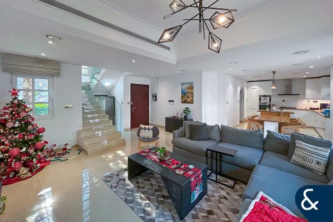 Villa à vendre à  Dubai Sports City, Dubai, EAU 3 chambres, 227 m2 № 685066 - photo 2